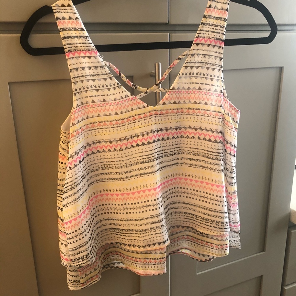 🛍 4/$25! Double layer patterned tank top